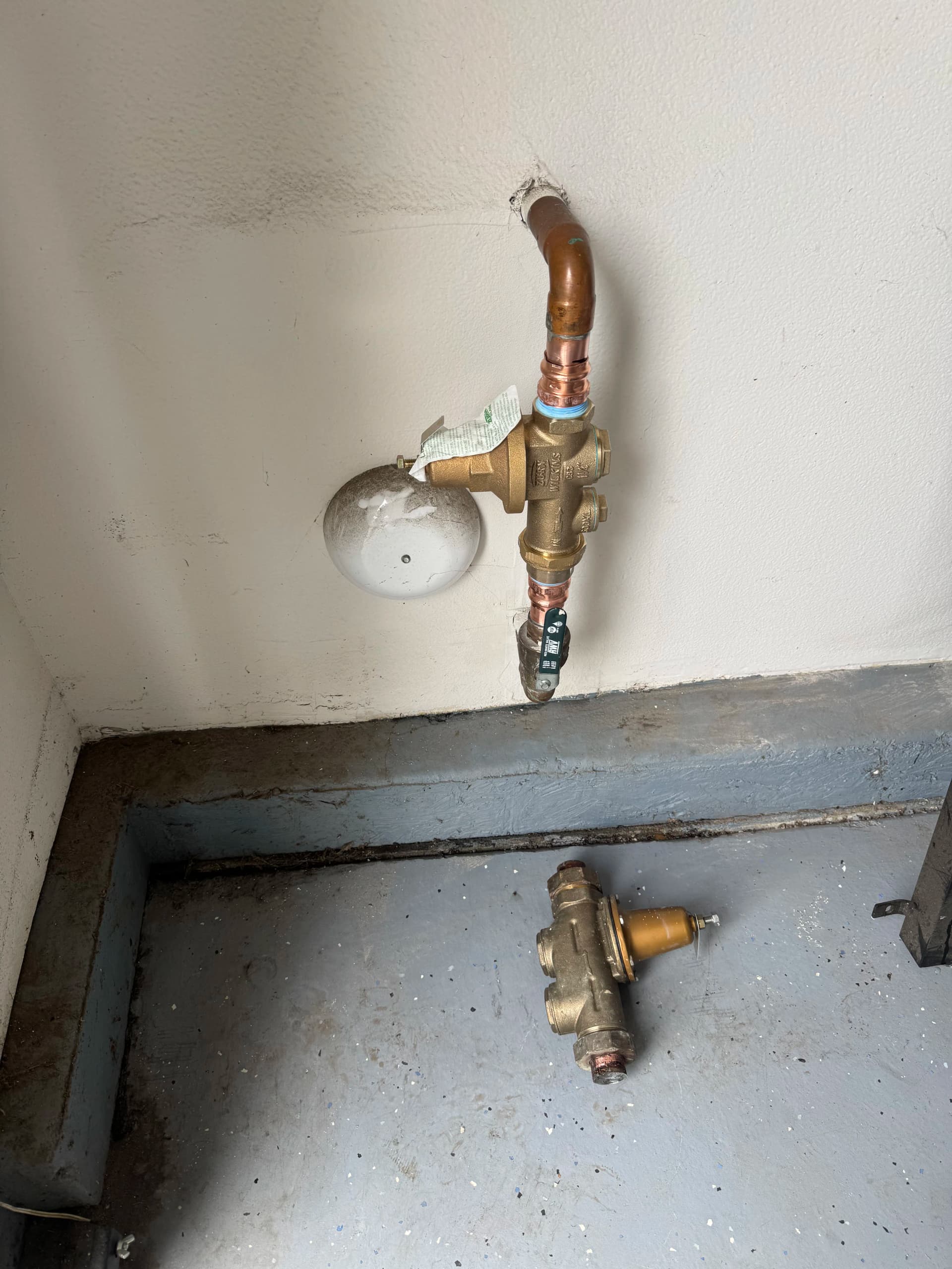 Gallery photos for Water Pressure Regulator Valve Replacement with a Zurn 600XL: Image #2