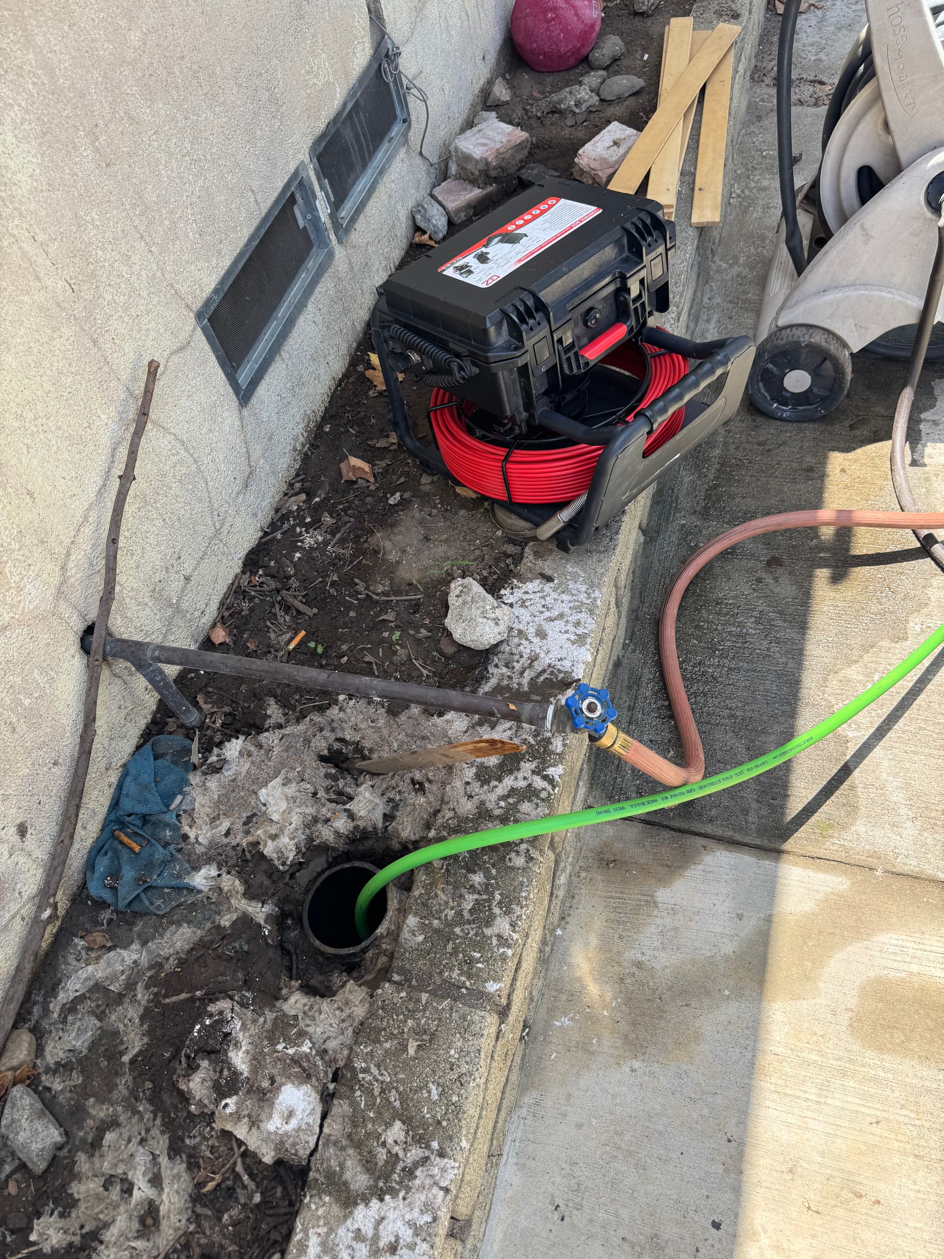 Gallery photos for Hydro Jetting Clears Root Intrusion From Main Sewer Line in La Puente: Image #1