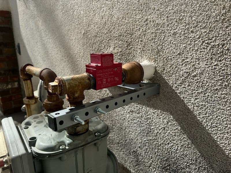 Gallery photos for Enhance Safety with Earthquake Gas Shut-Off Valve: Image #1